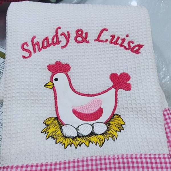 Gallinas Shady & Luisa – Bordado Exclusivo