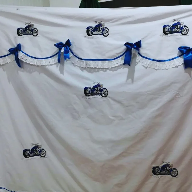 Set de Baño Biker con Cortina – Toallas y Bolsa de Pan Bordadas con Motivos de Motocicletas