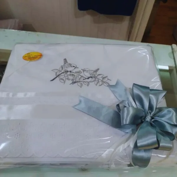Juego de Sábanas de Matrimonio Bordadas – Elegancia y Confort Premium