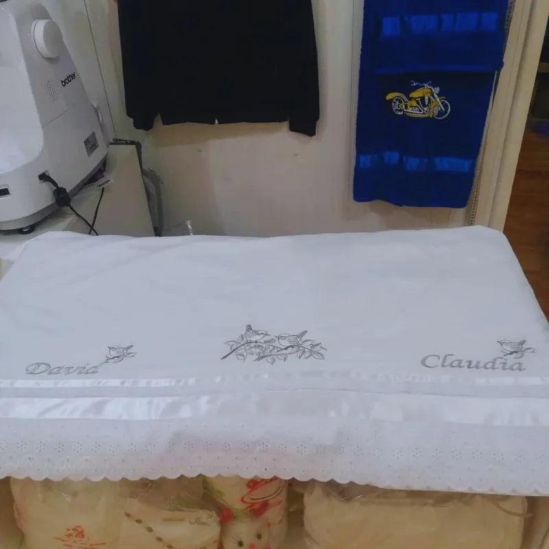 Sábanas de Matrimonio Bordadas – Estilo Sofisticado y Máxima Comodidad