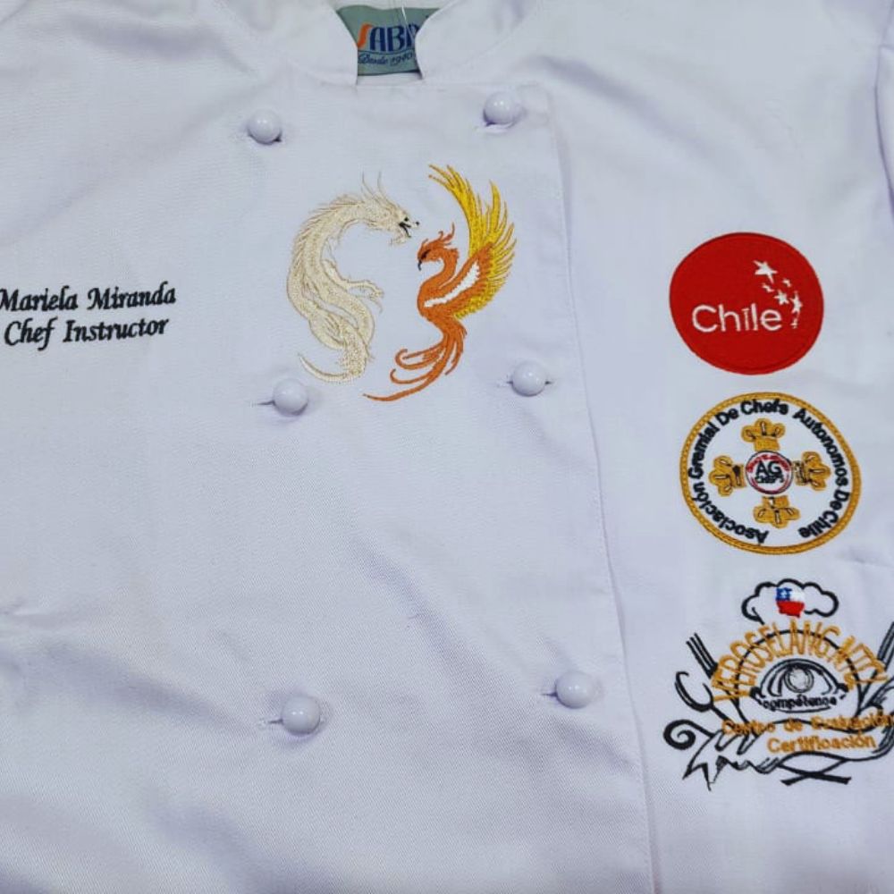 Bordado Asociación de Chefs de Chile en chaqueta